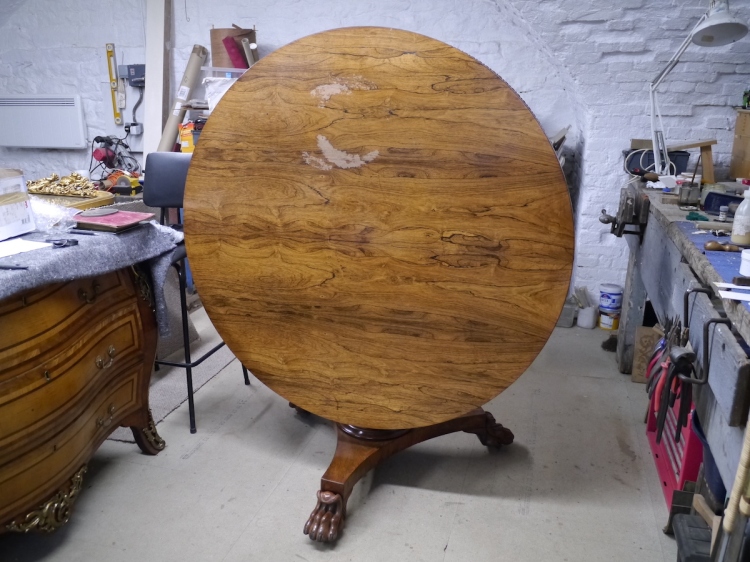 A William IV rosewood breakfast table
